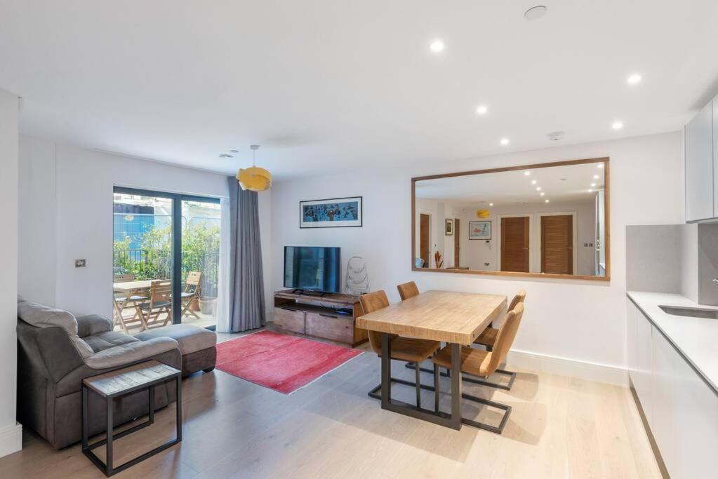Апартаменты Stylish 2 Bed 2 Bath In Highgate & Free Parking Лондон Экстерьер фото