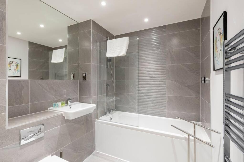 Апартаменты Stylish 2 Bed 2 Bath In Highgate & Free Parking Лондон Экстерьер фото